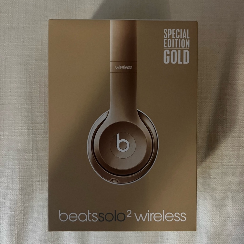 Beats Solo 2 Wireless On Ear Headphones